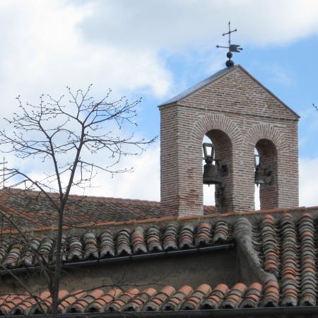 Eine der vielen Kirchen in Avila