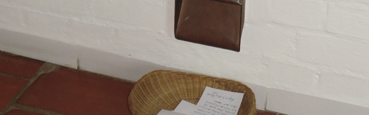 Zettel mit F&uuml;rbitten von Besuchern 